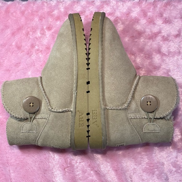 EBV Australia Shearling Boots - Picture 5 of 13